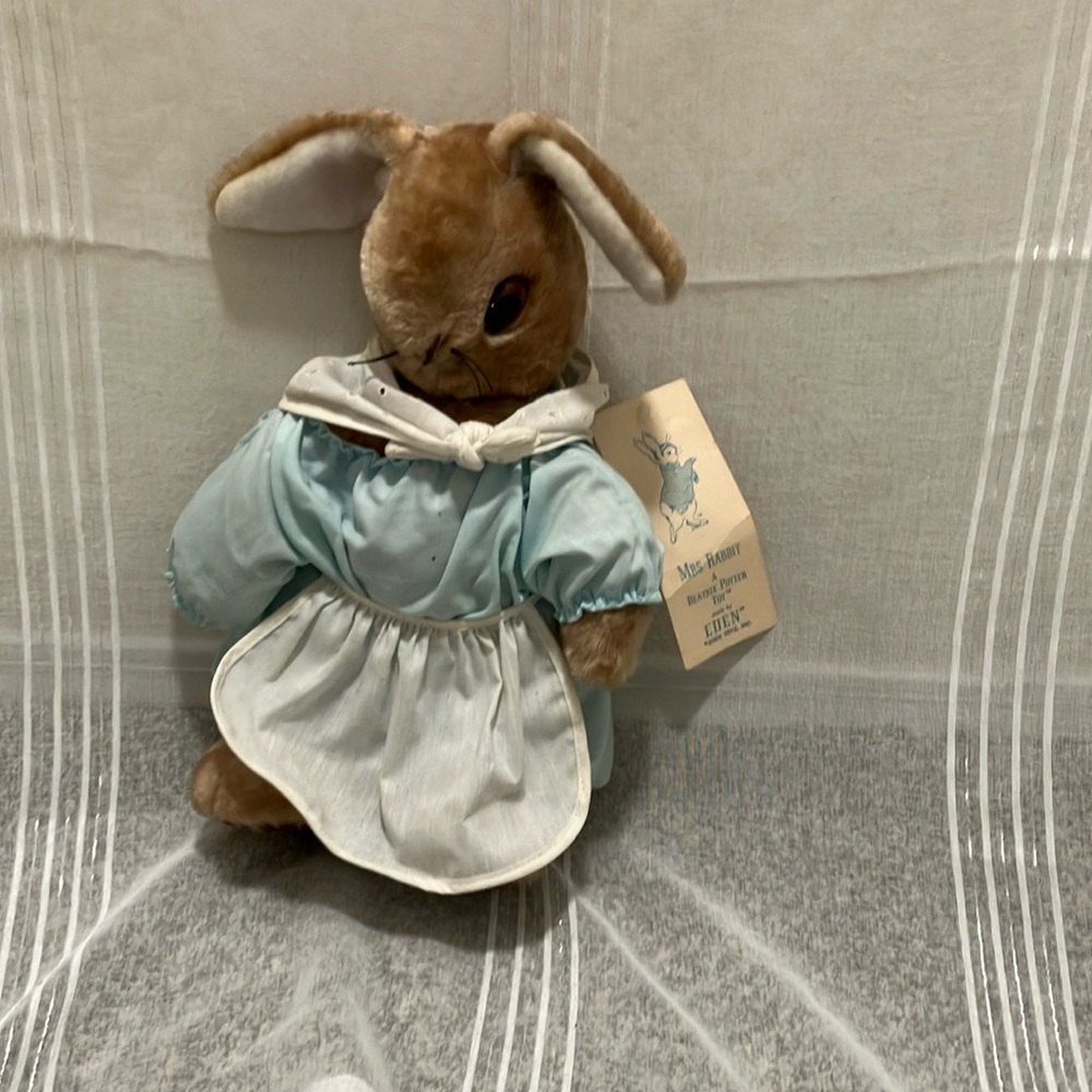 Vintage Peter Rabbit Soft Toy - Mrs Rabbit